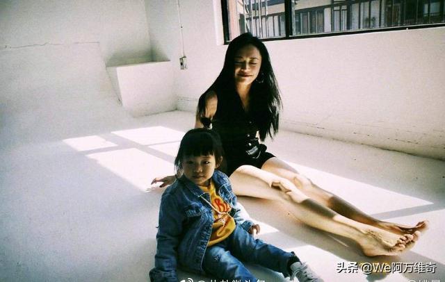 国内娱乐圈里这些美腿的姐姐们，你慕了吗？手