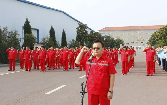 河南寿酒集团重温入党誓词  凝聚发展动能