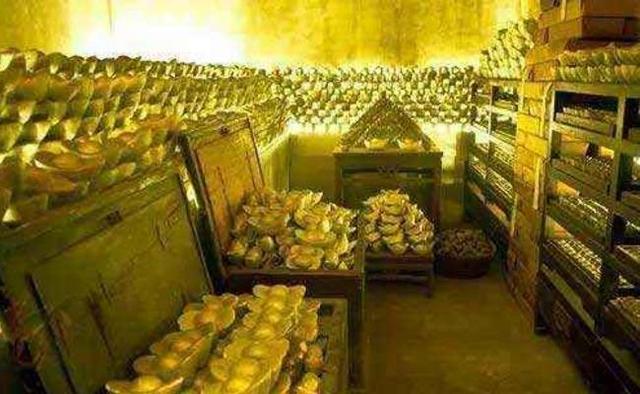 和珅到底有多少家产？如果放到现在，首富见了他都要礼让三分