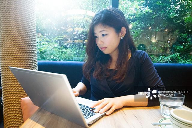 大学毕业，财经专业，CPA证书和985学历，哪个更