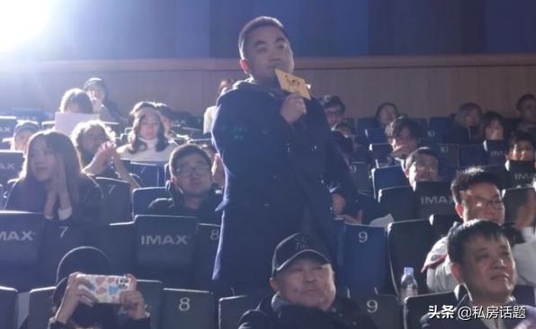 易烊千玺，一个被娱乐圈宠爱的人，你喜欢吗？