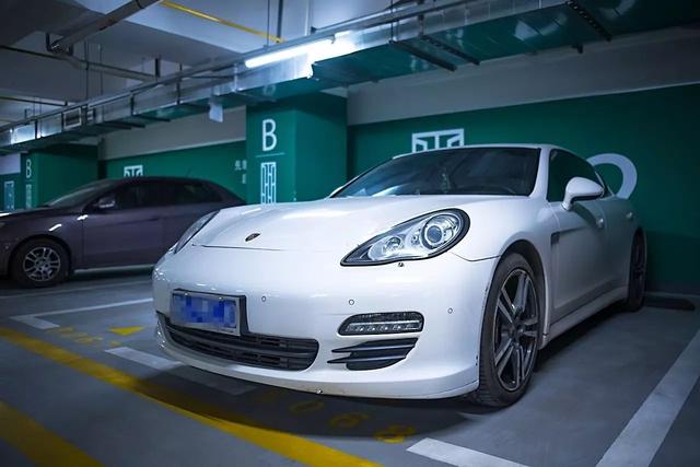 武汉豪车最多的7家停车场大曝光！贫穷限制了你