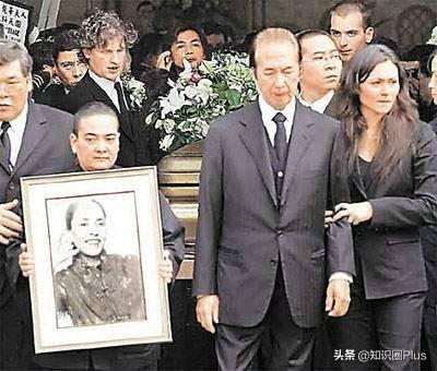 何鸿燊何氏家族悼文，留下四房十七杰，详细了