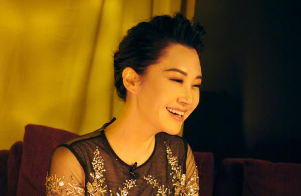 51岁许晴现身街头锻炼身材窈窕，曾经被骂公主病，如今依旧似少女