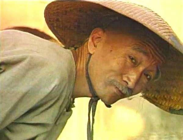 农村老话：龟背蛇腰不可交，瞟眼看人不用刀有