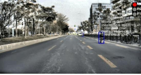 706km续航的小鹏P7只要25万！蔚来又着火了？