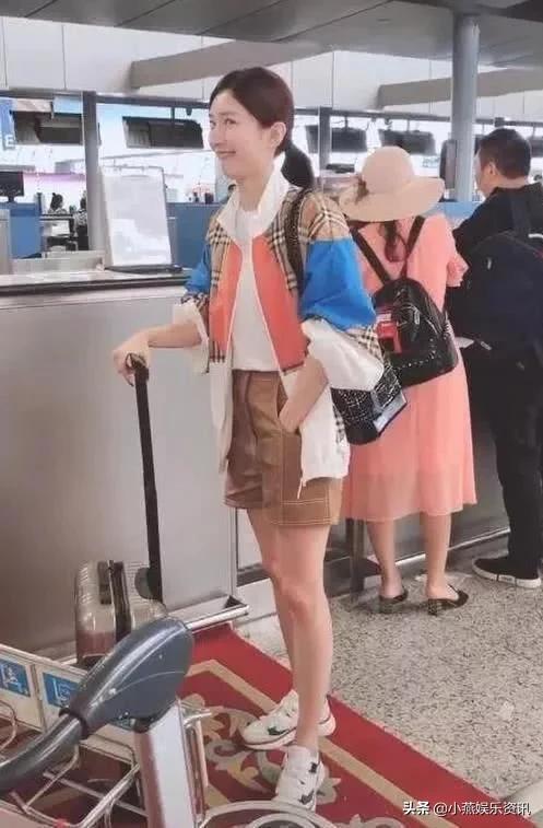 当167杨紫撞衫168江疏影，终于知道身材和长相哪