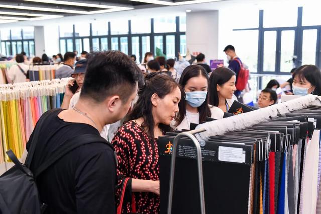 产业互联，“丝路柯桥·布满全球”再度走进深圳 | 中国流行面料产品与深圳服装品牌精准对接会于大浪举行