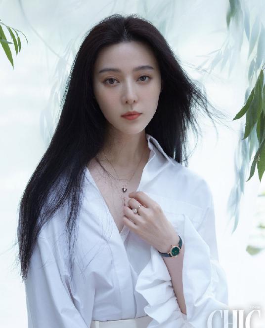 范冰冰更博“努力坚强的活着”，被指责无下限