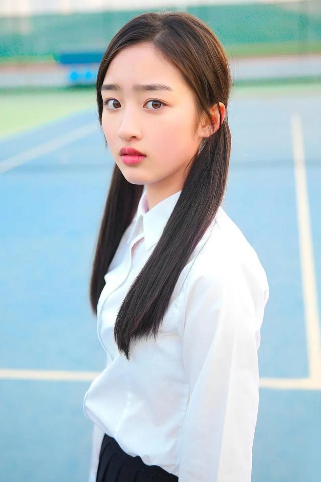 00后影视小花谁会一直绽放？蒋依依、邓恩熙，还是赵今麦？