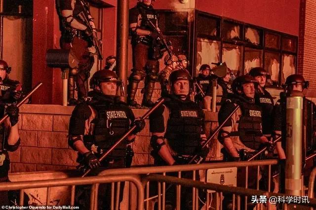 最新消息：因一名非裔死亡，美国多地发生严重