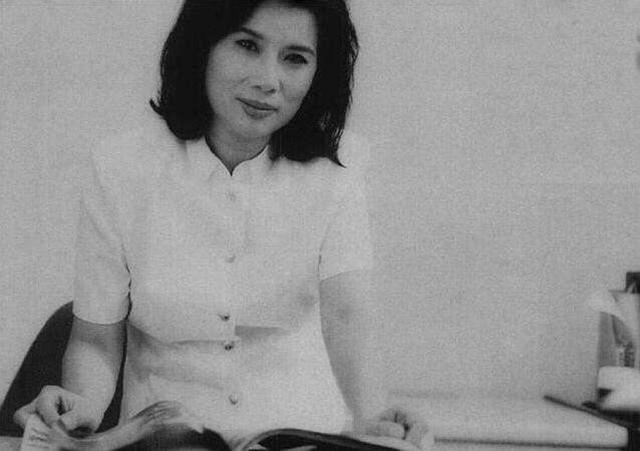 董明珠：30岁失去丈夫养2岁儿子，10亿多女富豪，活成女性楷模