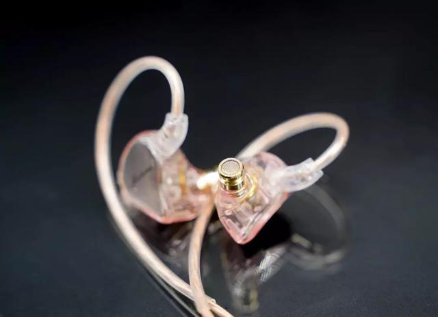 高颜值还有高性价比，入门HIFI耳机兴戈觅澈MT1