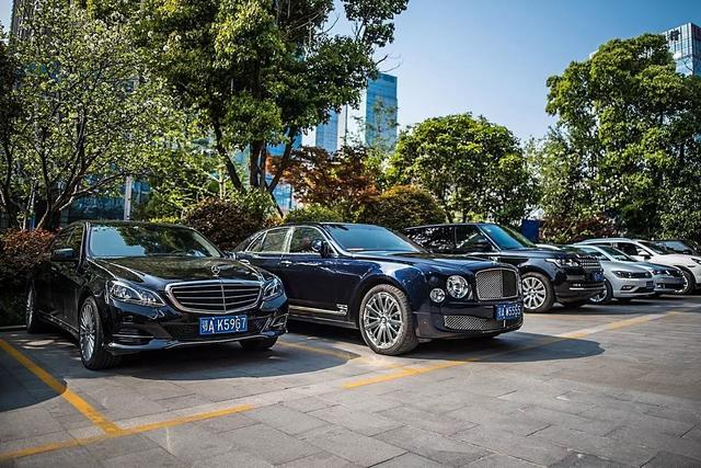 武汉豪车最多的7家停车场大曝光！贫穷限制了你