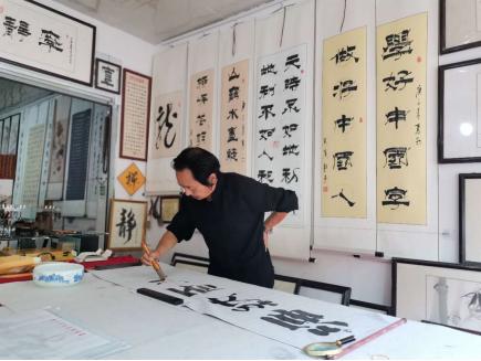 脉脉风情 缕缕墨香——中国著名书法家王连根书法艺术赏析