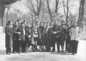 这个堪称中国影坛“东方第一老太婆”的女人，