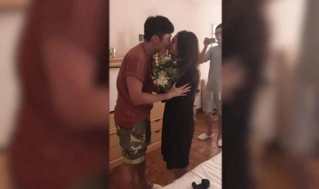 杨丞琳分享求婚视频，被李荣浩感动到落泪