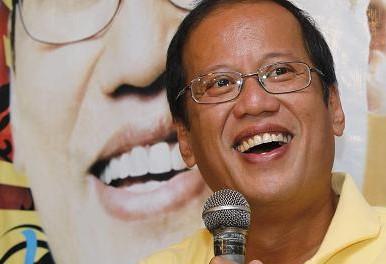 全球唯一一对母子总统，母亲在任内曾回中国祭