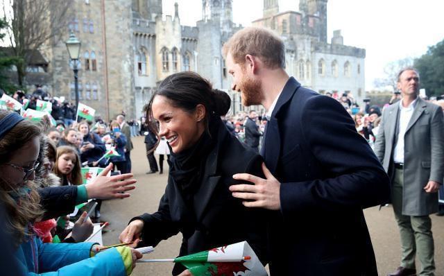哈里梅根已开启贷款，偿还首笔英国房屋翻修费