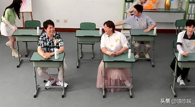 鞠婧祎化浓妆录综艺，谁注意贾玲一针见血说的啥？老前辈眼光真毒