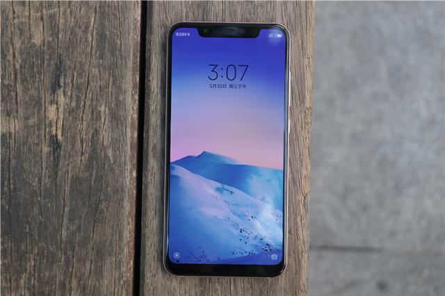 同为骁龙845却没屏下指纹 一降再降的小米8拿啥和