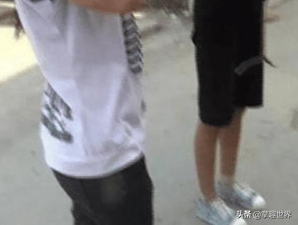 女孩洗澡遇“盲人按摩”，怒斥店主赔5000元，女子：他能看见