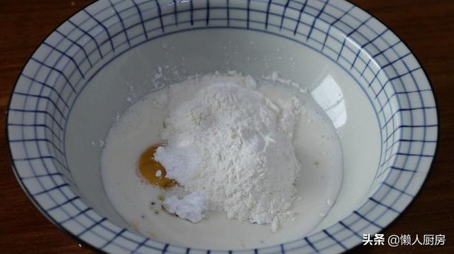 不用烤箱，不用电饭锅，这是用平底锅就能做的蛋糕卷，一次性成功