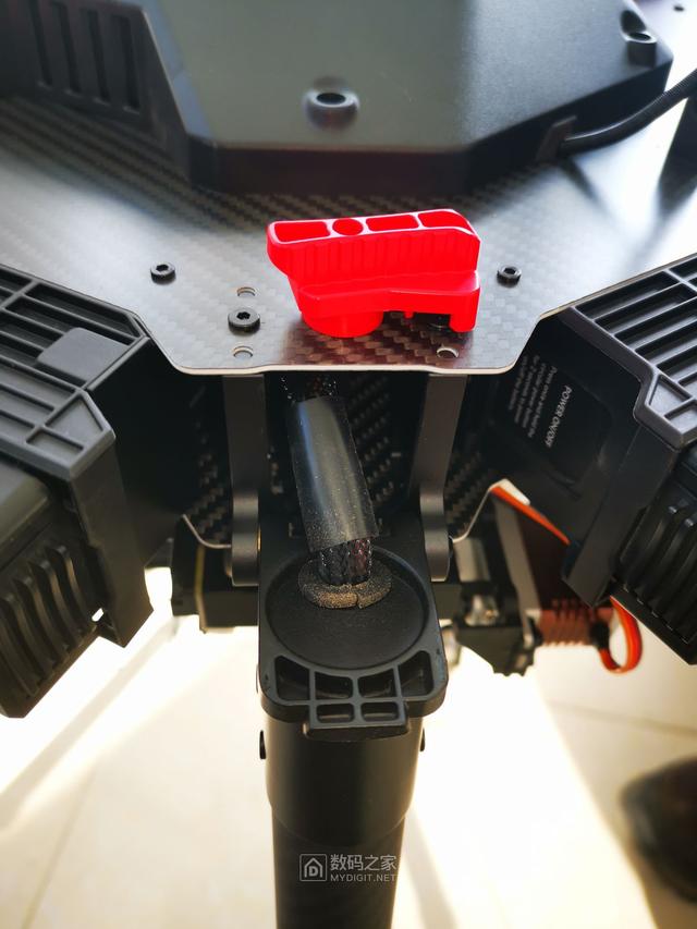 售价32999元的大疆大型专业&植保无人机经纬 M600简单小览