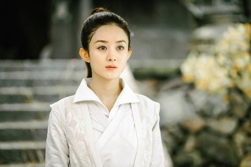 明明演得一般，却被粉丝吹成演技炸裂，网友：