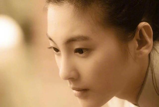 张雨绮当年偷割双眼皮，差点被周星驰换掉，没