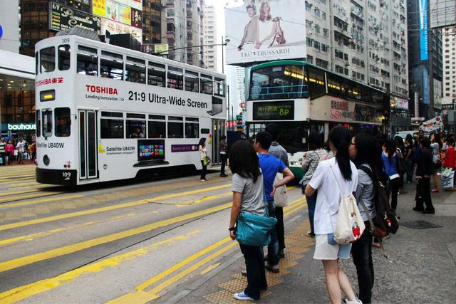 父亲去世前花385万买下一座山，他推平建商场，