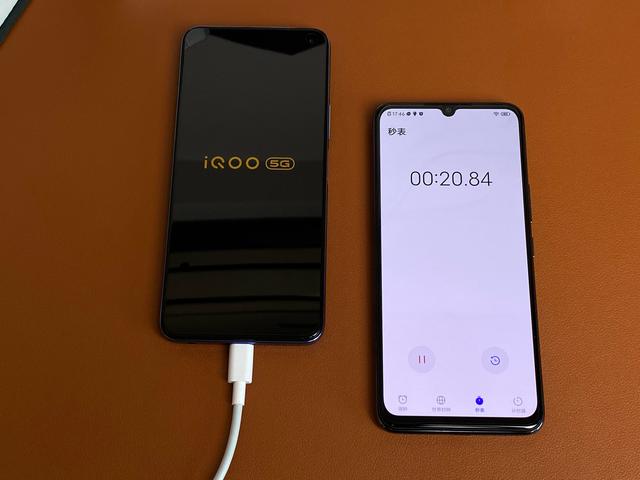 IQOO neo3首批评价出炉，某东仅有9个差评，网友：看到差评笑了