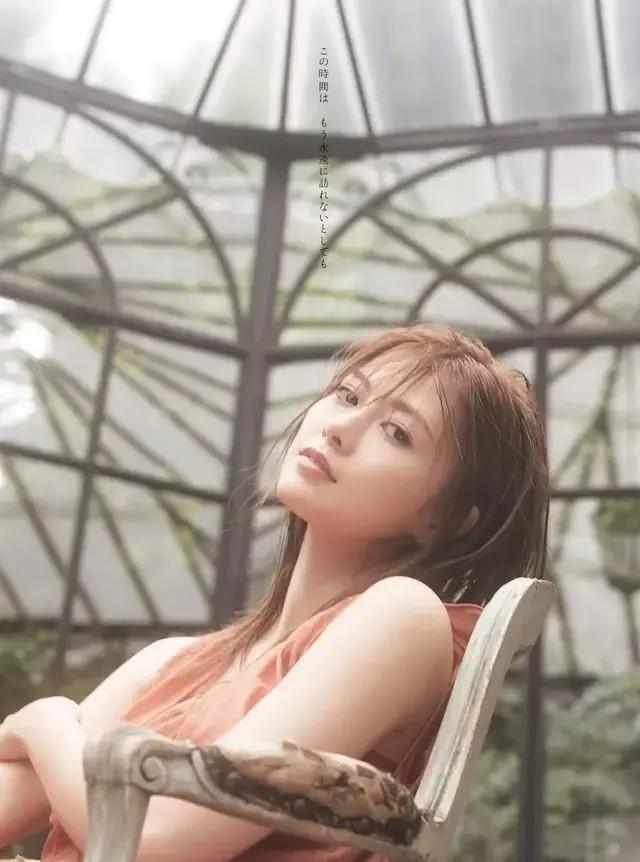 日本女星白石麻衣,日本年轻女性的完美形象代表