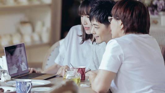 陈若仪上节目又哭了，长期被林志颖保护着，她缺少了什么