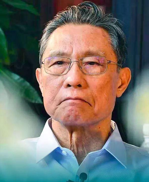 美国老人喝清洁剂死亡，特朗普没说错，这能防病毒，但是要命！