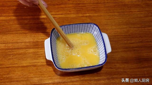 天热喝什么汤？嫩滑的豆腐，酥软的蛋皮，教你做豆腐蛋皮汤