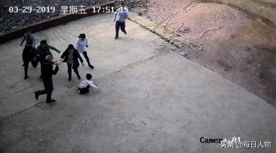 飞舞的红窗帘、出狱的窃·格瓦拉，4月我们关注