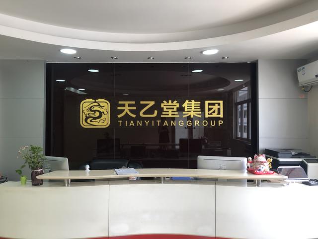 广东深圳豪华“出租车”，总价值1000多万，车主到底咋​想的？