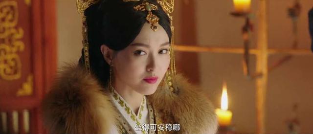 唐嫣产后首露面！一身黑衣玩变装笑容甜美哪像37，新剧颜值创新高