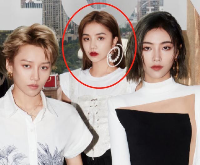 THE9又一全家福来袭，赵小棠陆柯燃都在前排，安崎要用放大镜看