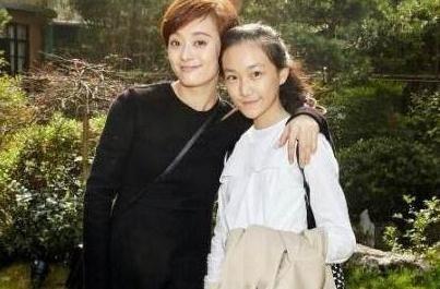 跳舞|孙俪拉妹妹跳舞庆祝她高考结束 姐妹俩有同款鼻子