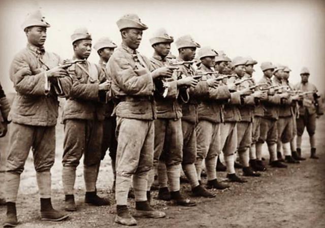 ​军阀混战多奇葩？万人对战仅死1路人，冲锋获