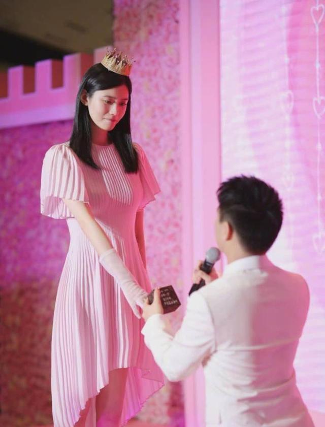 娱乐圈富太太大比拼，奚梦瑶最幸运，郭碧婷最