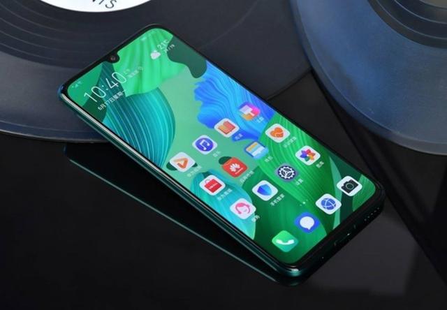 易烊千玺也没想到，这款自己代言的256G手机，不