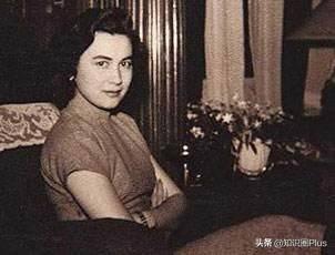 何鸿燊何氏家族悼文，留下四房十七杰，详细了