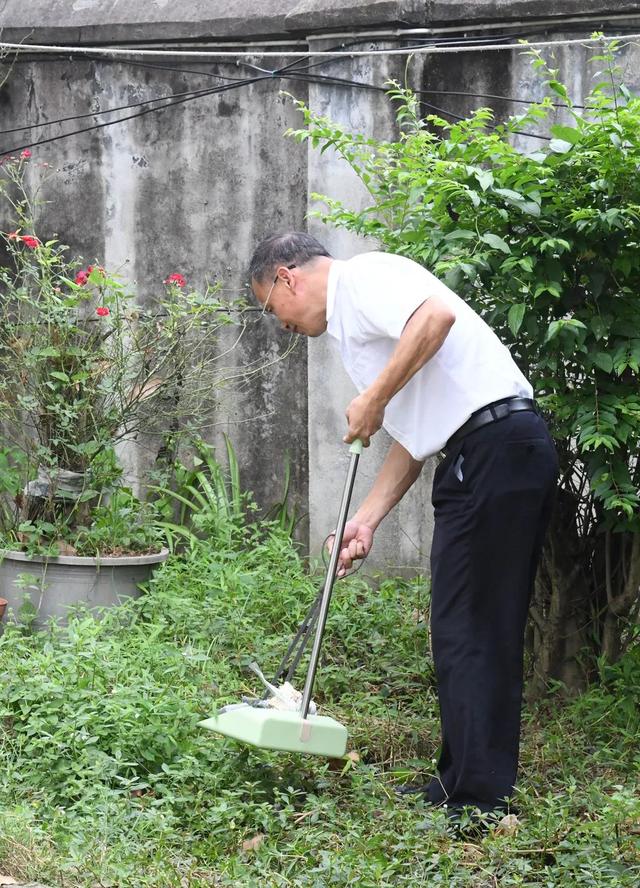市人大常委会机关二支部开展主题党日活动