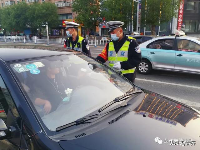 「齐齐哈尔身边事」龙沙交警大队，开展夜查专