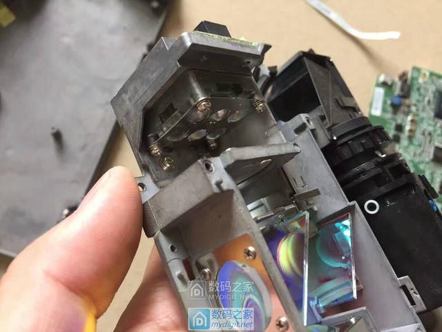 卡西欧CASIO激光+LED短焦投影仪UP50WN拆解，维修偏