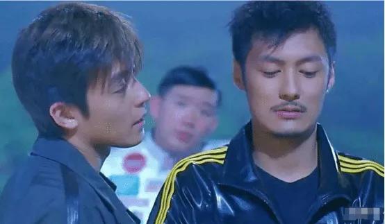 陈冠希不把他放在眼里，谢霆锋压得他抬不起头，如今成这副模样