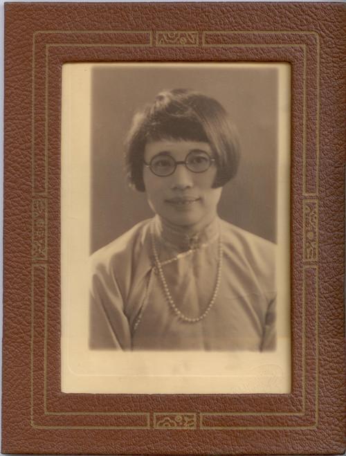 她是中国历史上第一位女教授，更是胡适心目中